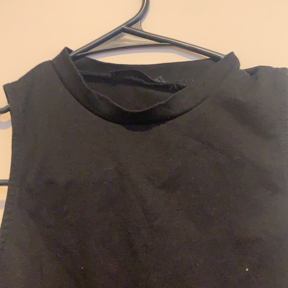 SHEIN crop top - Picture 2 of 3